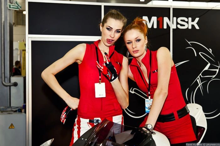 Дівчата з виставки Мото-Парк 2012 (70 фото) – фото 33