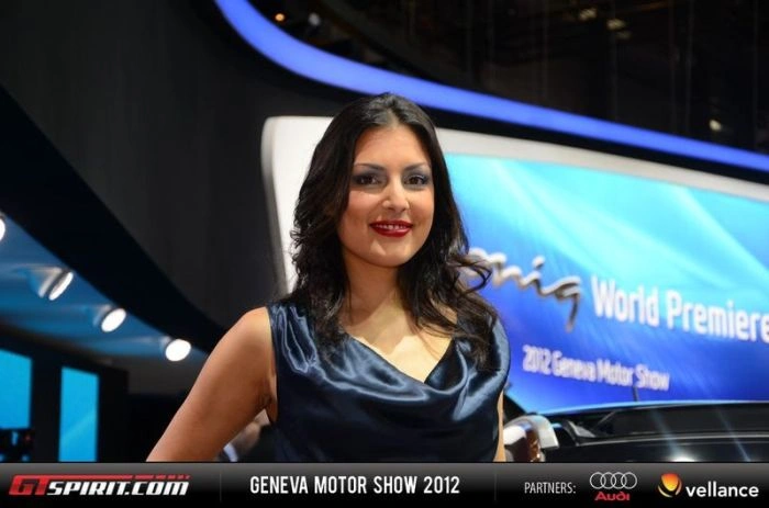 Дівчата з автосалону у Женеві (43 фото) – фото 5