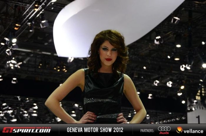 Дівчата з автосалону у Женеві (43 фото) – фото 15