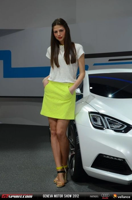 Дівчата з автосалону у Женеві (43 фото) – фото 20