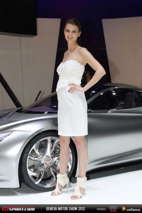Дівчата з автосалону у Женеві (43 фото) – фото 22