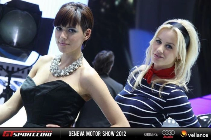 Дівчата з автосалону у Женеві (43 фото) – фото 38