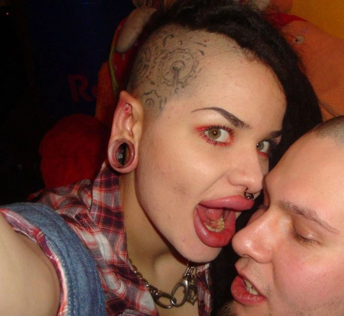 Нові вуха Крістіни Рей (13 фото) – фото 7