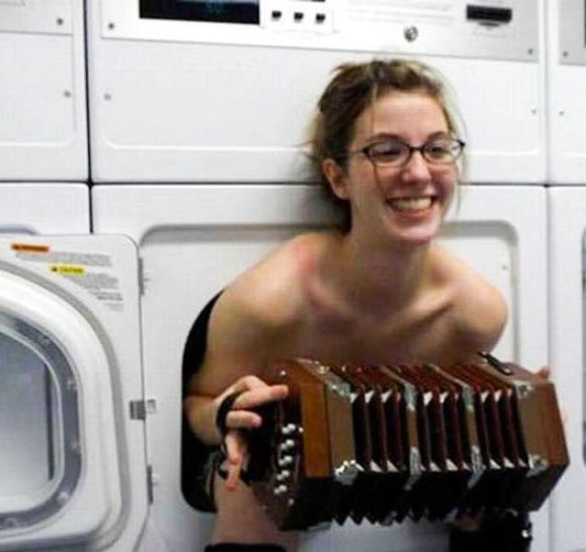 Сексуальні дівчата розважаються на вечірках (40 фото) – фото 4