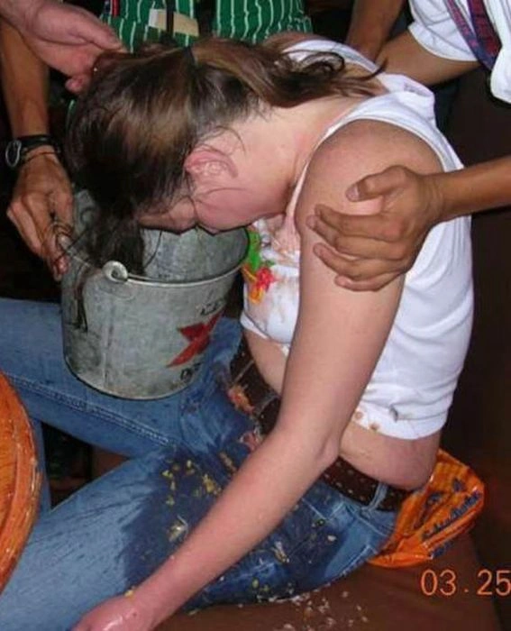 Сексуальні дівчата розважаються на вечірках (40 фото) – фото 15