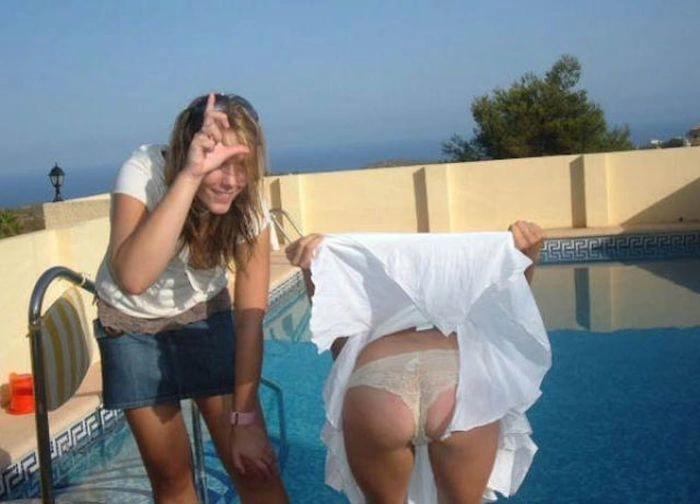 Сексуальні дівчата розважаються на вечірках (40 фото) – фото 21