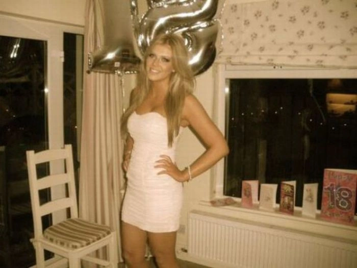 Дівчата в коротких сукнях (30 фото) – фото 5