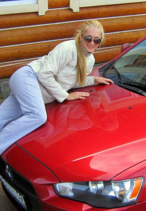 Дівчата та автомобілі (23 фото) – фото 15