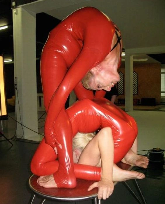 Найгнучкіша жінка на планеті (73 фото) – фото 34