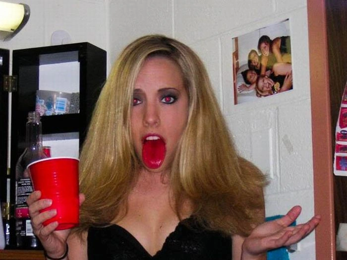 Дівчата з кольоровою мовою (60 фото) – фото 60