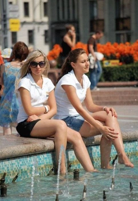 Дівчата та фонтани (34 фото) – фото 8