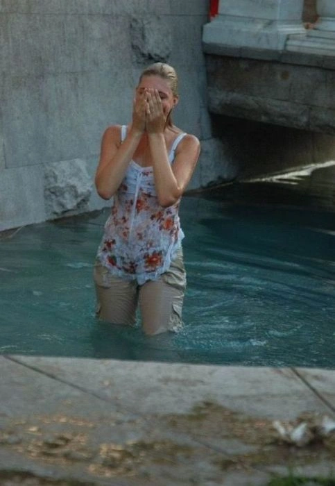 Дівчата та фонтани (34 фото) – фото 9