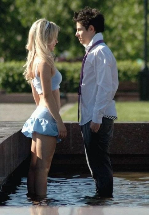 Дівчата та фонтани (34 фото) – фото 16