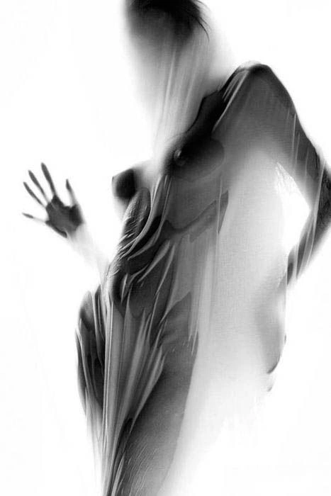 Дівчата в прозорих одягах (29 фото) – фото 22