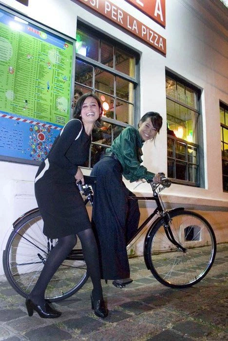 Гарні дівчата на велосипедах (110 фото) – фото 79