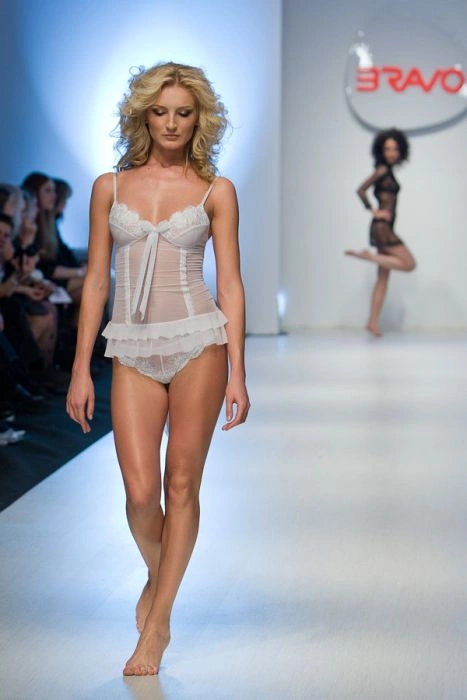 Демонстрація нижньої білизни (45 фото) – фото 5