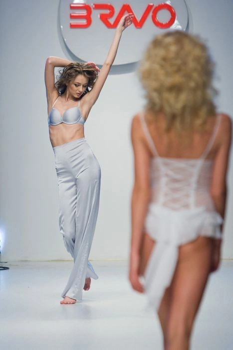 Демонстрація нижньої білизни (45 фото) – фото 6