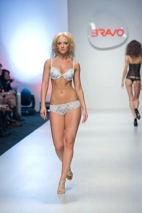 Демонстрація нижньої білизни (45 фото) – фото 30