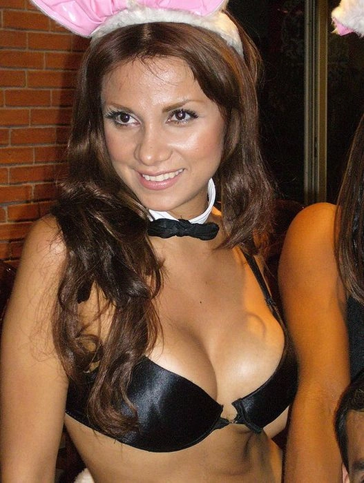 Зайчики Playboy 50 років тому і зараз (59 фото) – фото 3