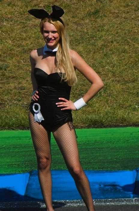 Зайчики Playboy 50 років тому і зараз (59 фото) – фото 14