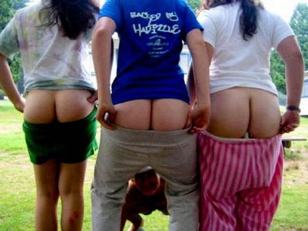 Дівчата показують сраку (56 фото) – фото 19