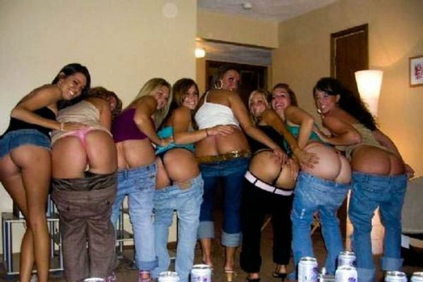 Дівчата показують сраку (56 фото) – фото 22