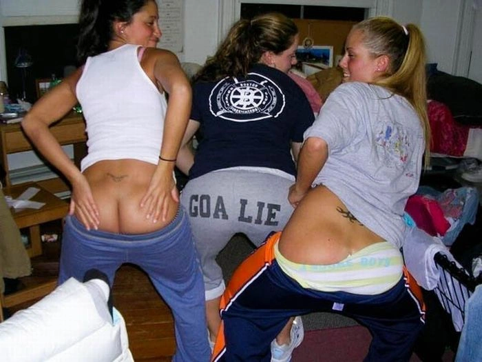 Дівчата показують сраку (56 фото) – фото 40