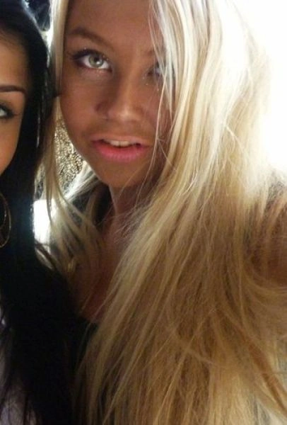 Учениці, які цілуються (43 фото) – фото 3