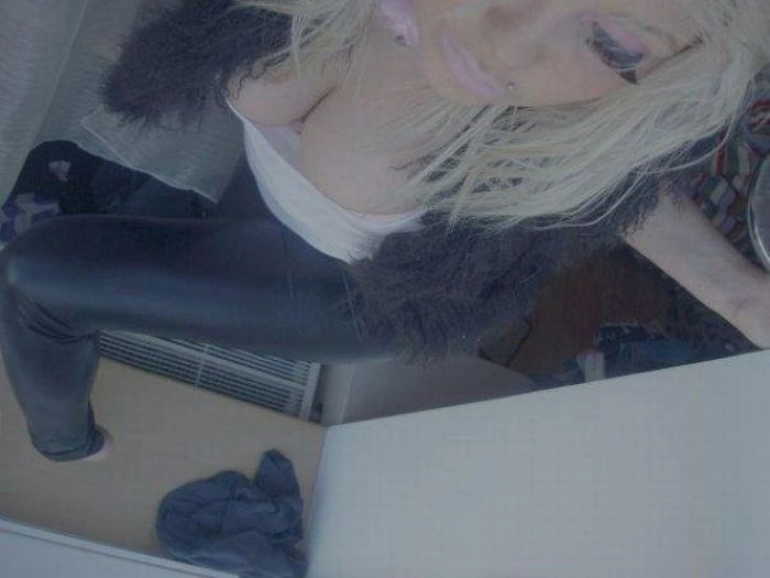 Учениці, які цілуються (43 фото) – фото 9