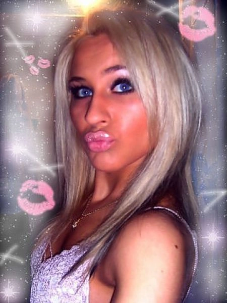 Учениці, які цілуються (43 фото) – фото 15