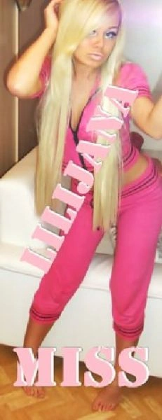 Учениці, які цілуються (43 фото) – фото 21