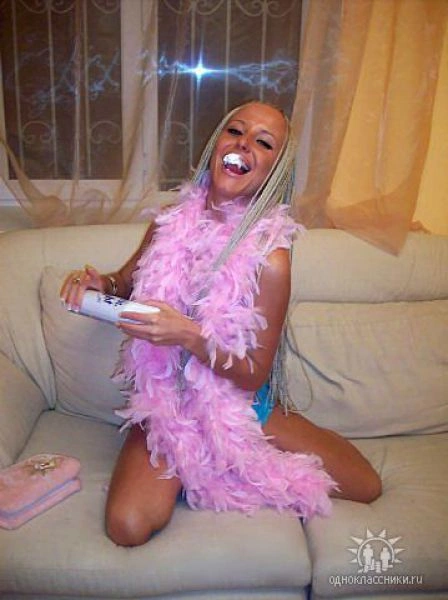 Учениці, які цілуються (43 фото) – фото 24