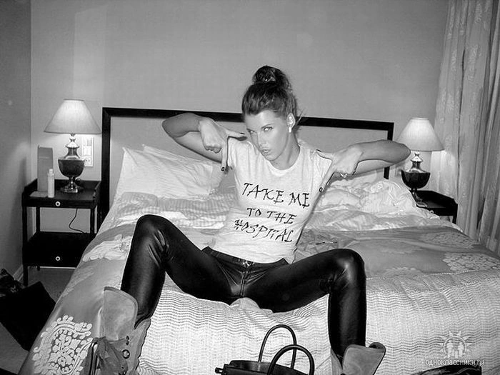 Учениці, які цілуються (43 фото) – фото 27