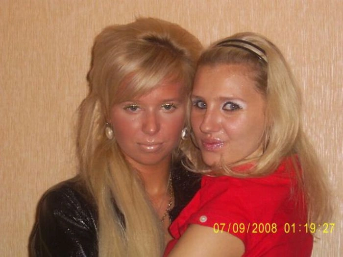 Учениці, які цілуються (43 фото) – фото 33