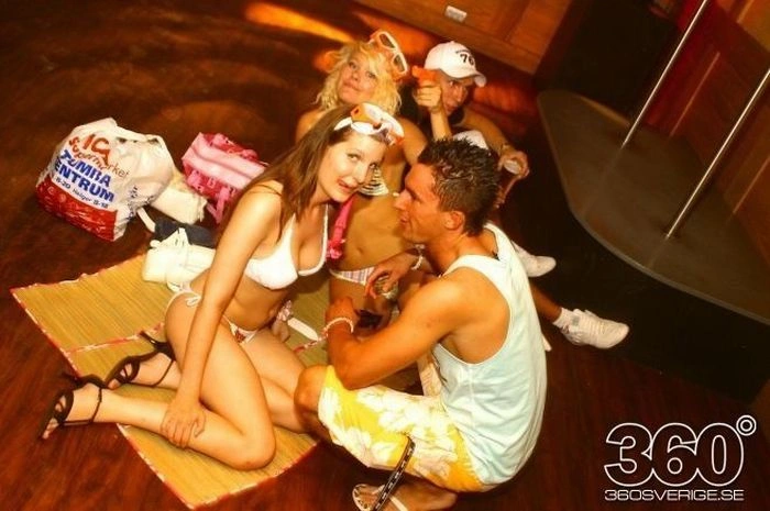Дівчата з нічних клубів Швеції (35 фото) – фото 12