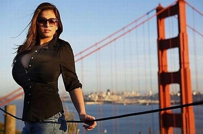 Дівчата з видатними формами (40 фото) – фото 1