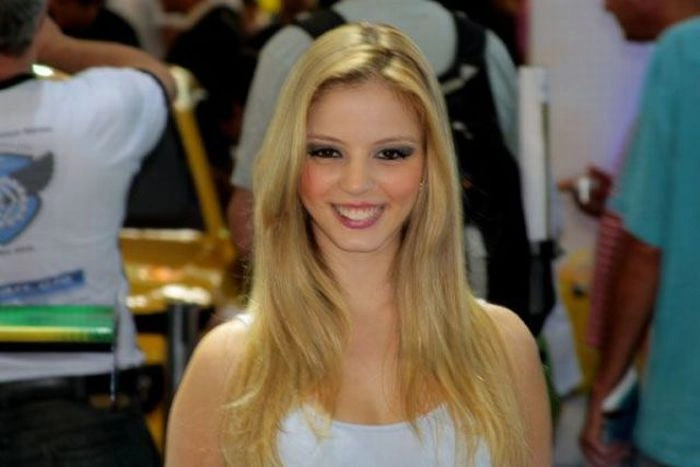 Дівчата з автосалону (90 фото) – фото 5