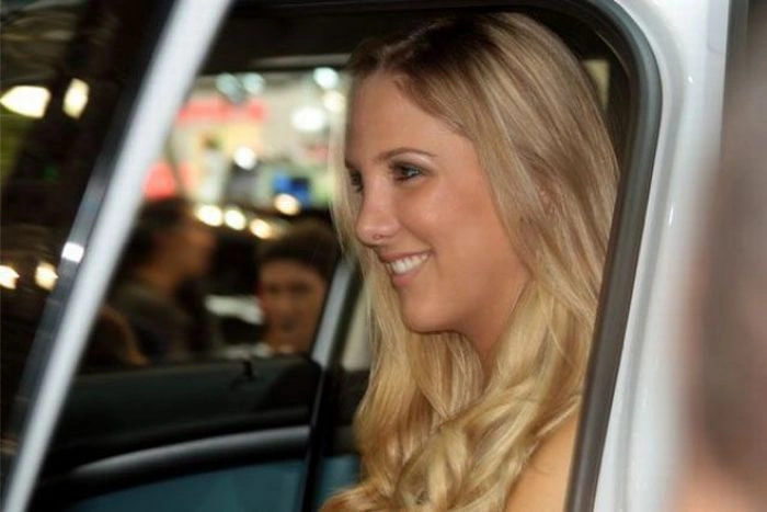 Дівчата з автосалону (90 фото) – фото 12