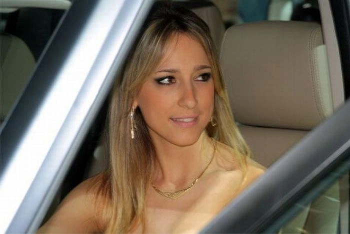 Дівчата з автосалону (90 фото) – фото 13