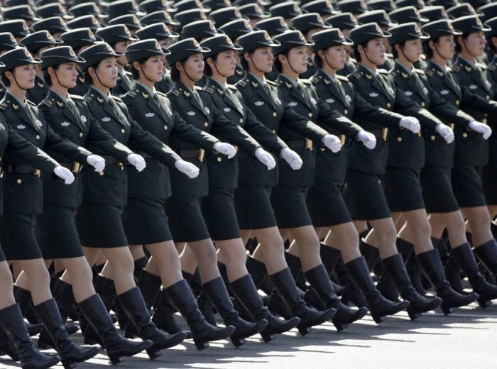 Дівчата в військовій формі (30 фото) – фото 15