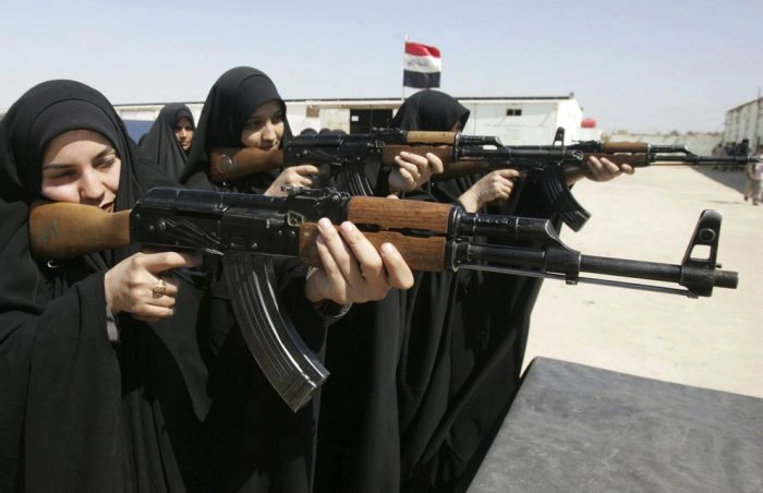 Дівчата в військовій формі (30 фото) – фото 26