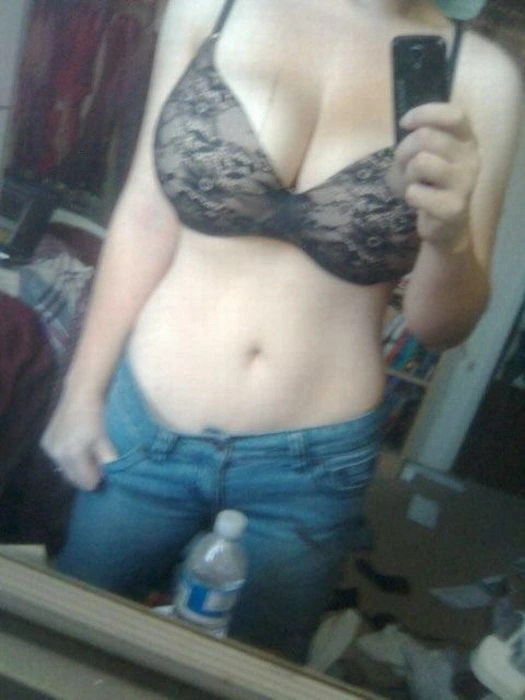 Дівчина з декольте (15 фото) – фото 10