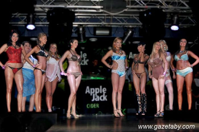 Міс Грудей Білорусі-2010 (22 фото) – фото 9