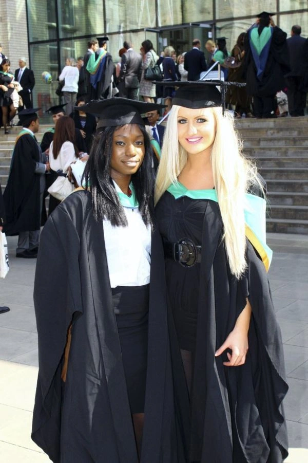 Дівчина, що заманічена красою ляльки Барбі (25 фото) – фото 3