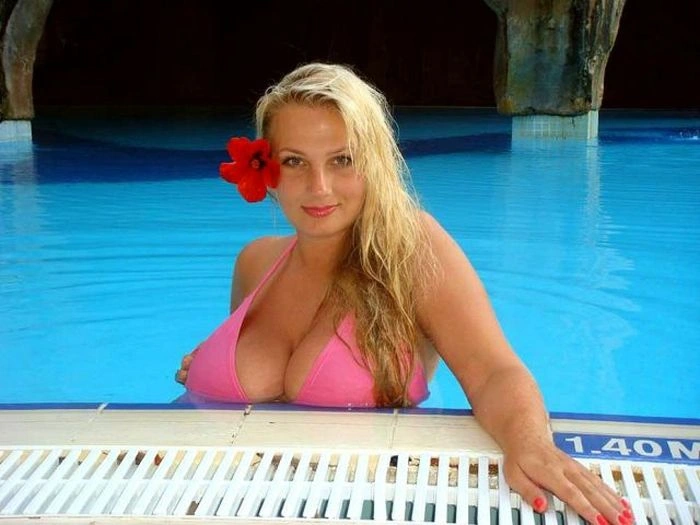 Літні дівчата в купальниках бікіні (52 фото) – фото 35