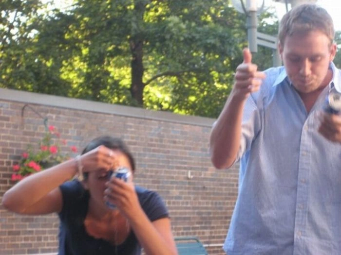 Дівчата швидко п'ють пиво (59 фото) – фото 28