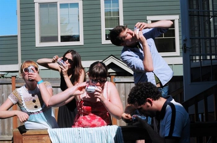 Дівчата швидко п'ють пиво (59 фото) – фото 30