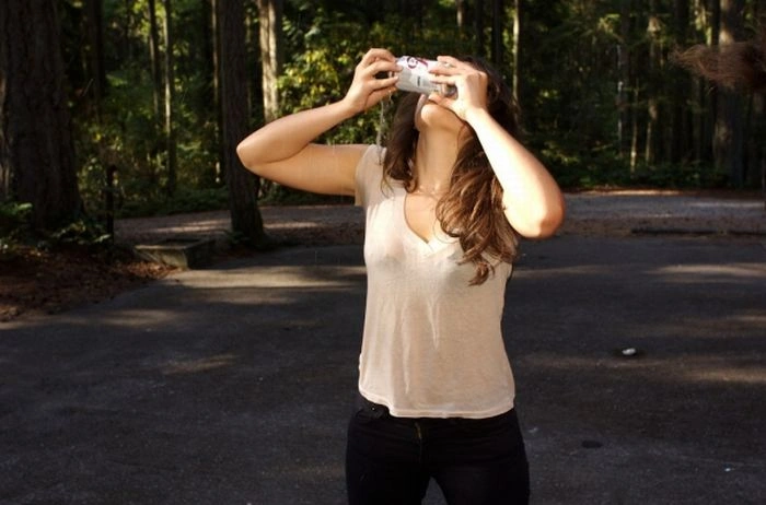 Дівчата швидко п'ють пиво (59 фото) – фото 47