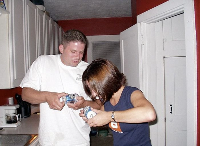 Дівчата швидко п'ють пиво (59 фото) – фото 53