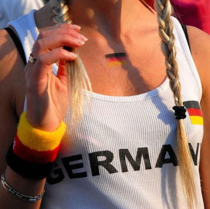 Прекрасні футбольні вболівальниці (104 фото) – фото 10